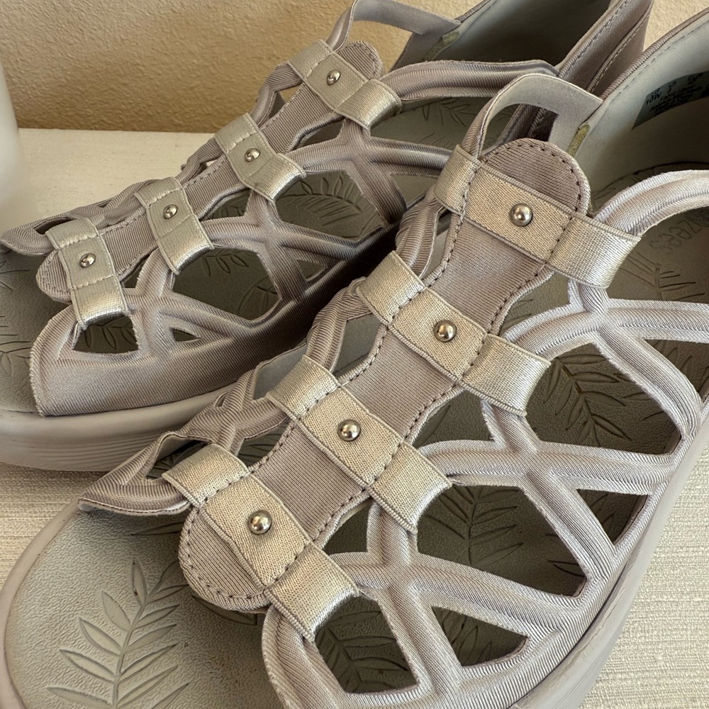 New BZEES Sapphire Women's Light Gray Wedge Sandals - Picture 9 of 12